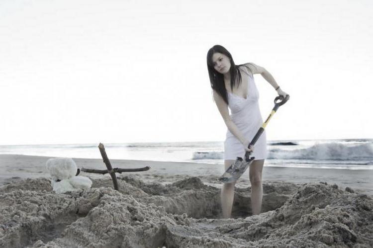 Красивого и сногсшибательного парня встретит девушка