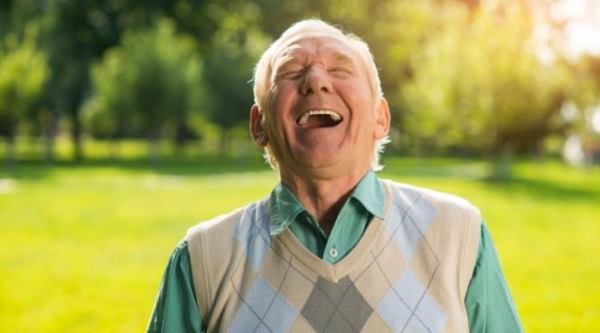 к чему снится смеяться во сне